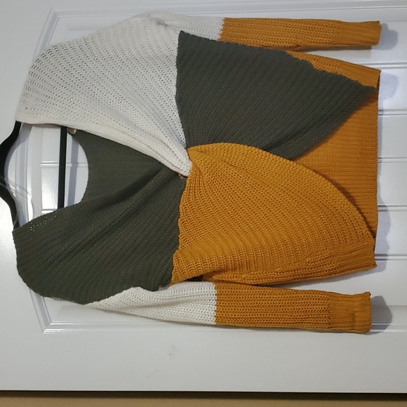 Twist Back Sweater - Picture 3 of 5